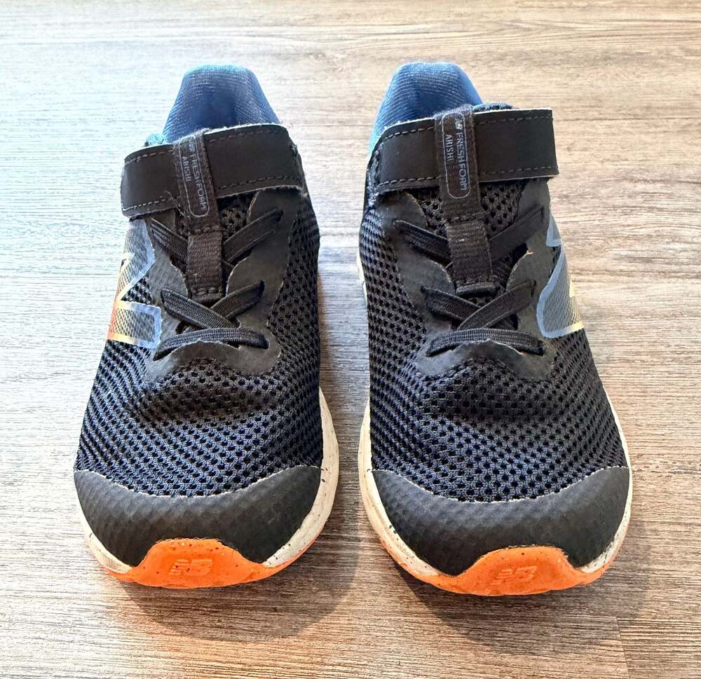 New Balance Fresh Foam Arishi v4 Bungee Lace with Top Strap Running Shoe
